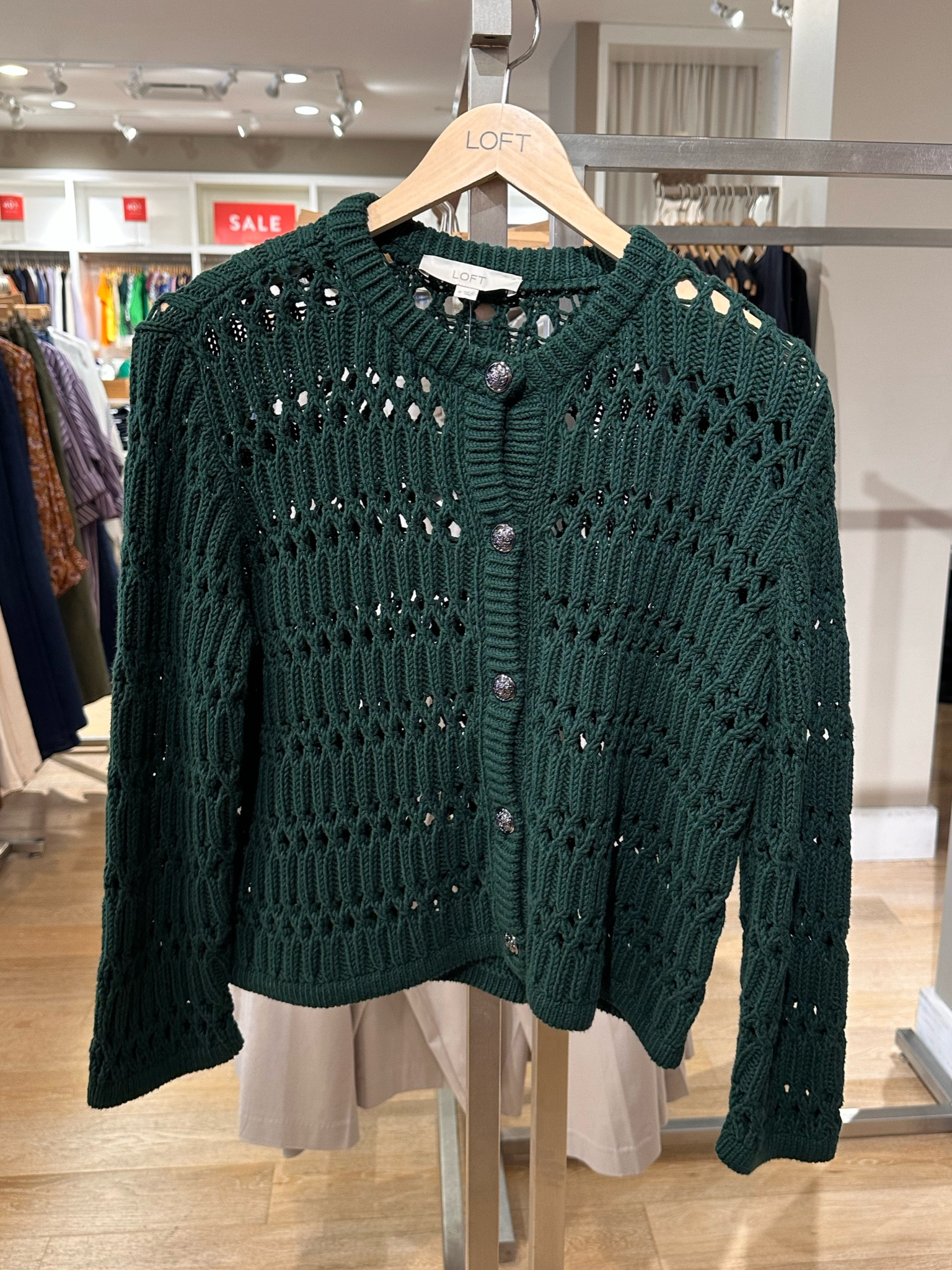 Open stitch cardigan in a gorgeous winter green. The dark silver buttons were the chef’s kiss. #hocwinter 