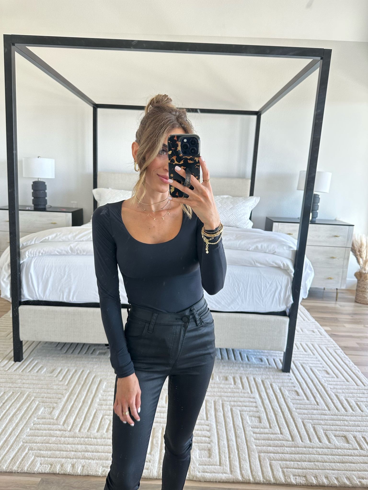 Amazon black long sleeve bodysuit size Xs on sale 

#LTKsalealert #LTKfindsunder50 #LTKfindsunder100