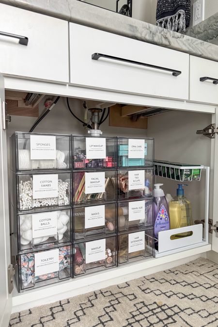 The perfect minimalistic and space saving under the sink storage idea!

Home  Home organization  Organize  Storage  Bathroom organization  Under the sink storage  Minimalist  Acrylic organizer  Labels

#LTKSeasonal #LTKhome