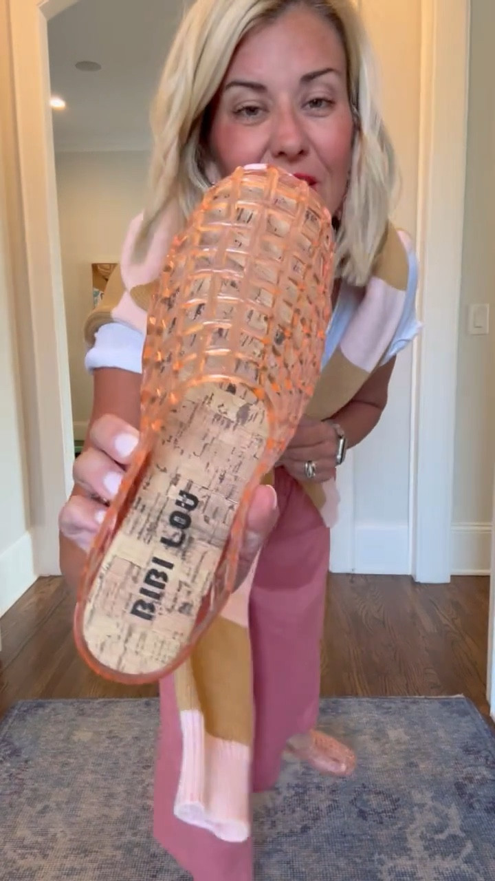 Now this is the perfect spring combo! 
Sweater, tee, pants - xs 
Jelly - 8

*Use code CATHERINE20 3/6-3/9 to save 20% when you spend $100+


#LTKOver40 #LTKdayinmylife #LTKmomlife