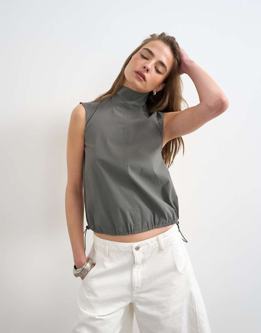 Topshop - Technische top met opstaande boord en zoom met trekkoord in leisteengrijs | ASOS (Global)