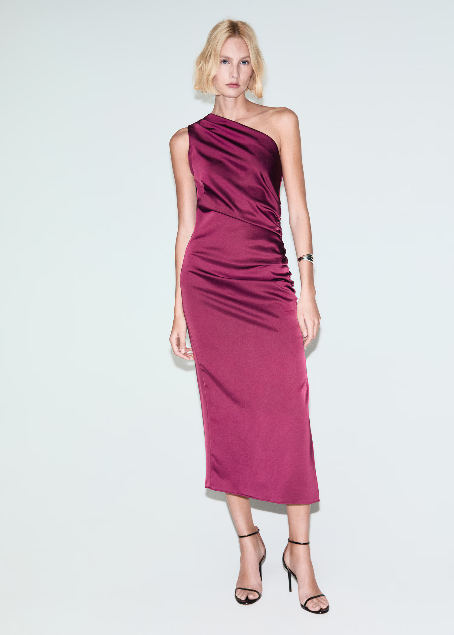Asymmetrical satin dress with side slits | Mango (US/MX/AU)
