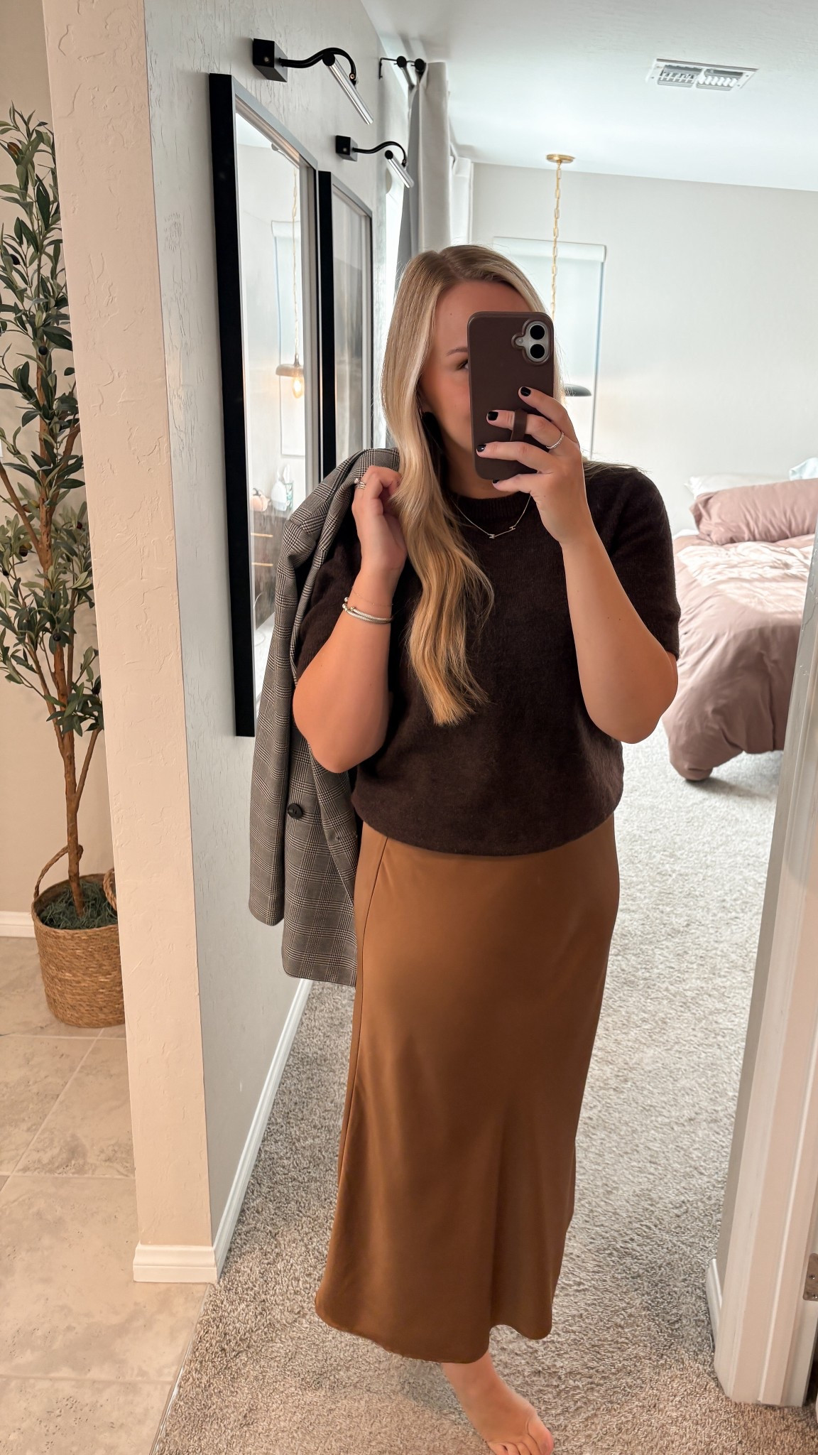 Fall workwear office corporate outfit 

Linked the short sleeve sweater and satin skirt, both of my colors are sold out but I linked the exact item. 


#LTKWorkwear #LTKSeasonal #LTKMidsize
