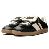 Save Big on Bulk Mens Designer Sneakers Designer Shoes Mens Womens Sneakers Navy Silver Pink Red ... | DHGate