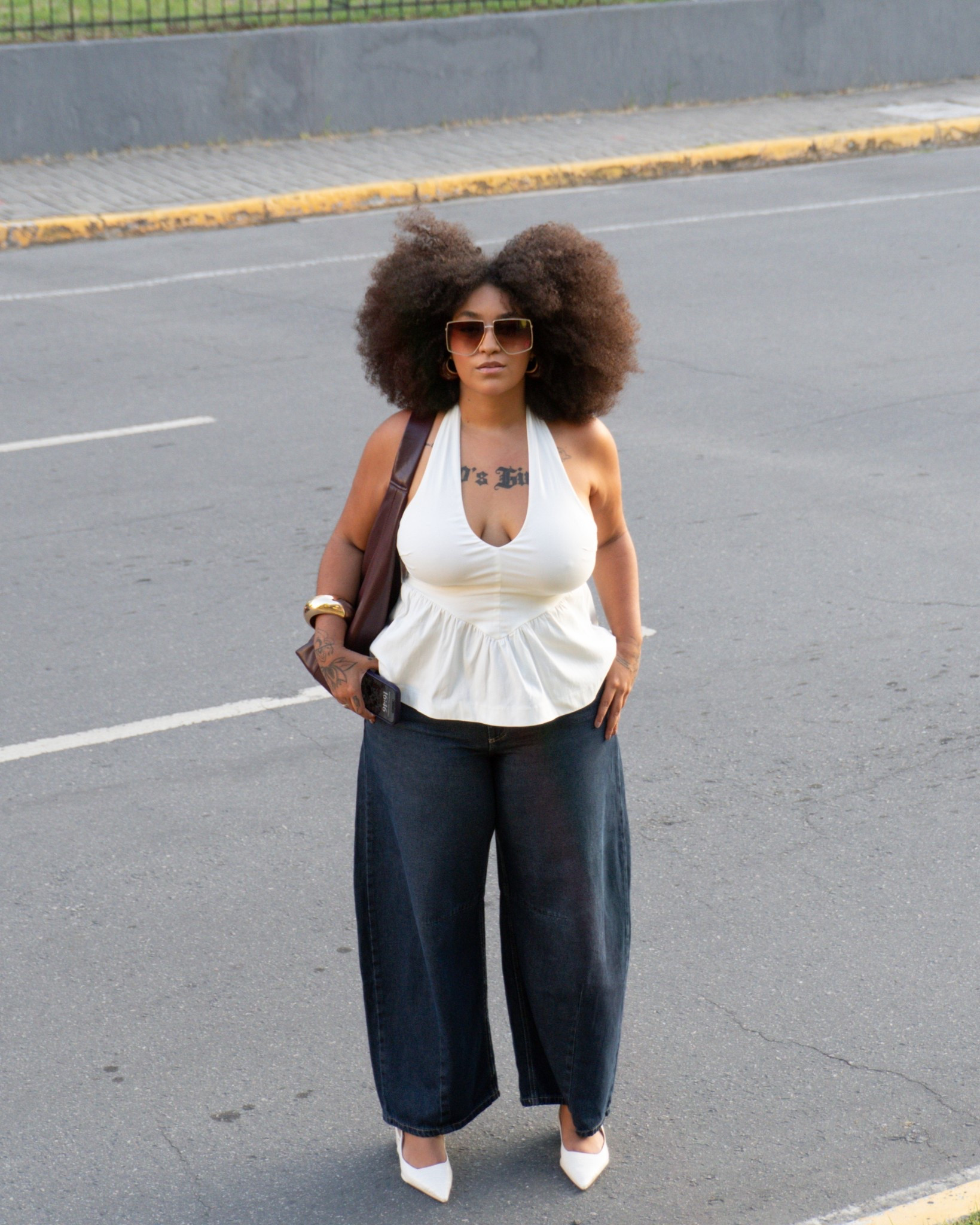 Look de verão elegante com blusa decote frente única, maxi acessórios e calça barrel 

#LTKmidsize #LTKbrasil #LTKdicadeestilo