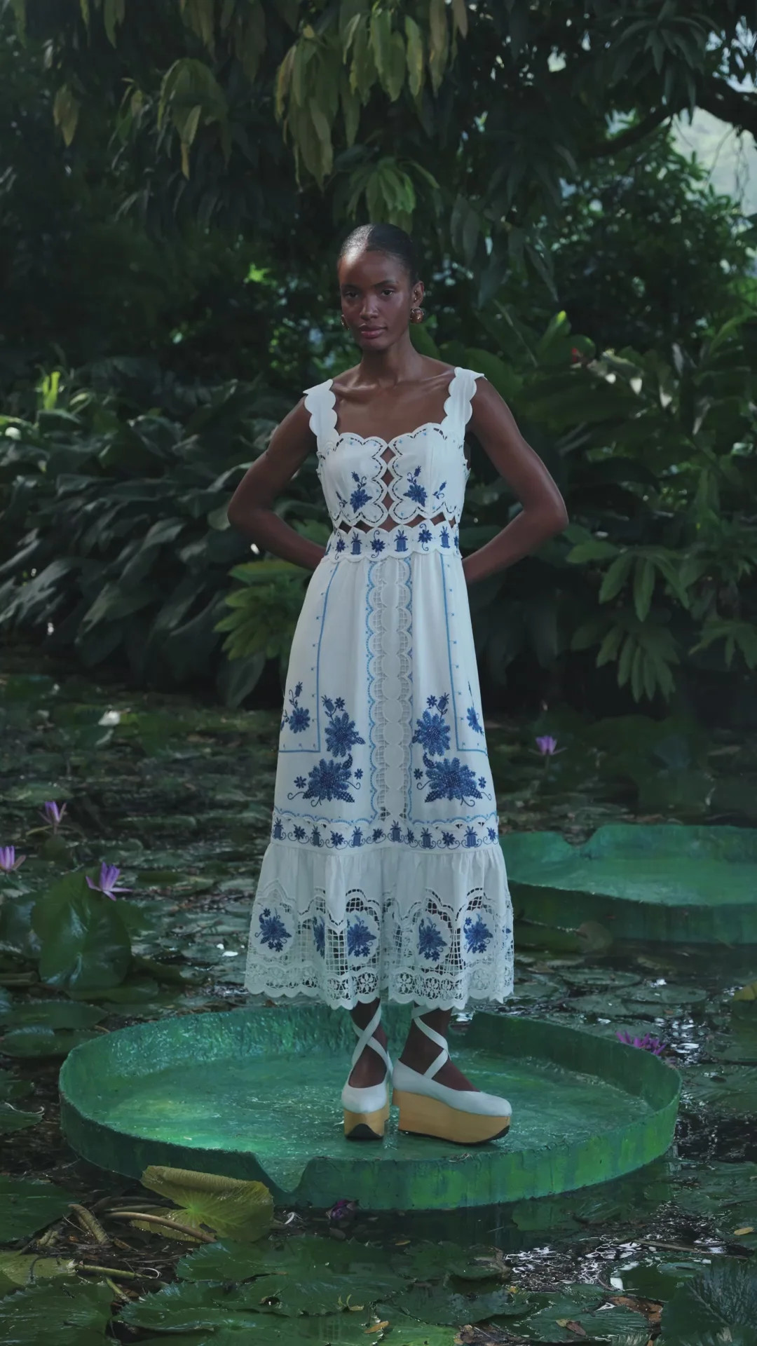 Off-White Richelieu Sunflower LENZING™ ECOVERO™ Euroflax™ Midi Dress | FarmRio (US)