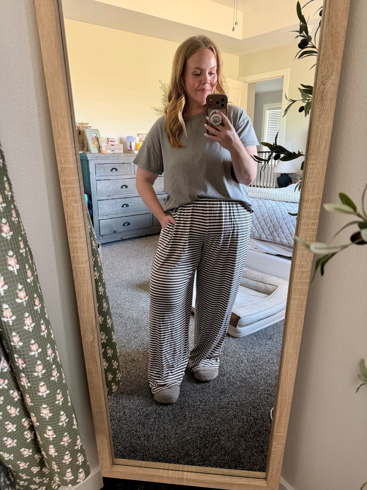 I’ve been living in these lounge pants! wearing a L, could do a M. On sale!

#LTKootd #LTKMidsize #LTKmomlife