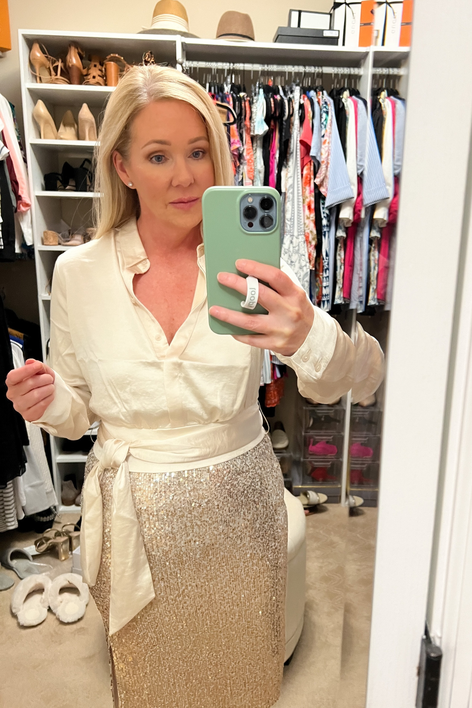 Holiday party top
Size S
Would look great with dark denim or black pants. Skirt is old. 

#LTKHoliday #LTKSeasonal #LTKunder100