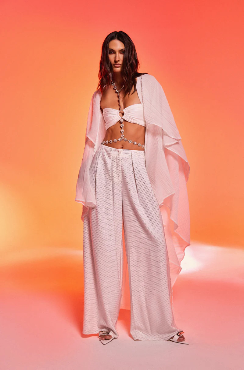 FLY AWAY WITH ME BLOUSE IN WHITE | AKIRA