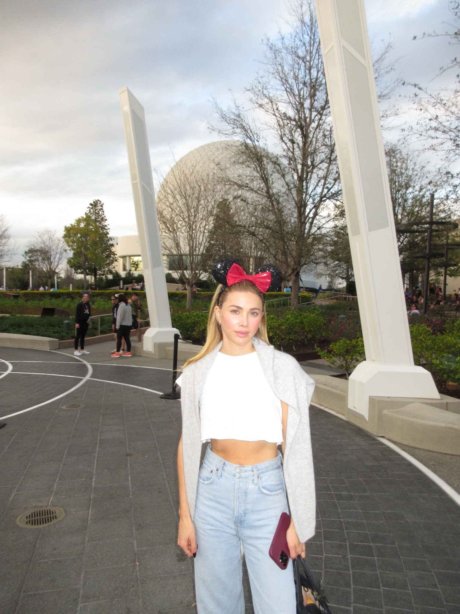 forever a jeans and tshirt girl 🩵 jeans run big, I’m wesring 24 and xs tshirt - taken on my canon with no edits! Love the vintage vibe from this camera 