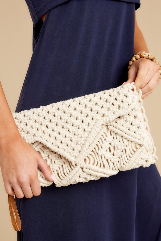 City Tours Ivory Clutch | Red Dress 