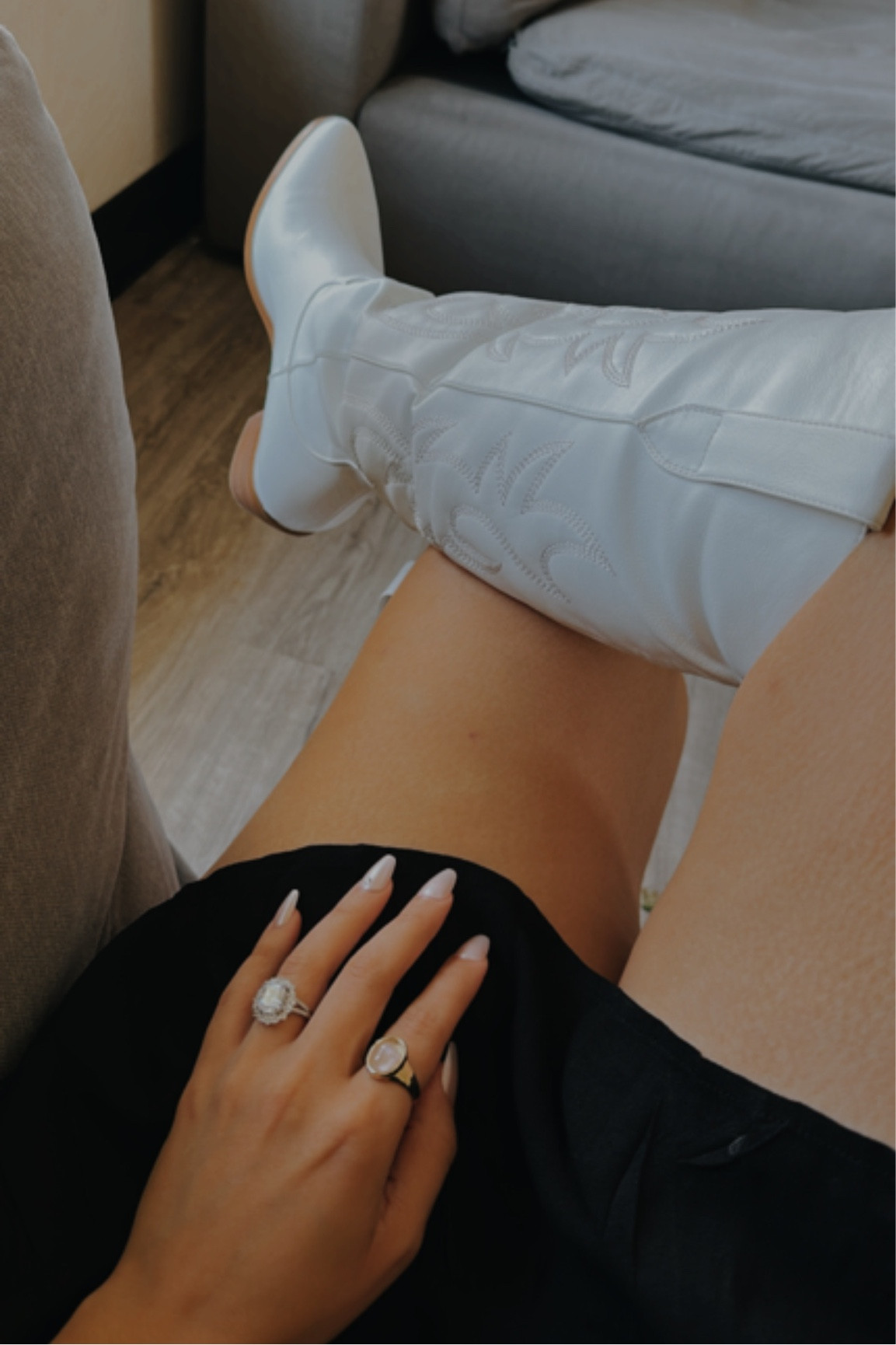 White Cow Girl Boots - my calves are 16 inches and these fit perfectly! Easy to take on & off because of the side straps. 

Currently under $50!

Sized up one whole size (I usually wear a size 10 sized up to an 11) 



Cow Girls Boots
White Cow Girl Boots 
Boots
Festival 
Amazon 
Amazon Fashion 

#LTKstyletip #LTKFestival #LTKcurves