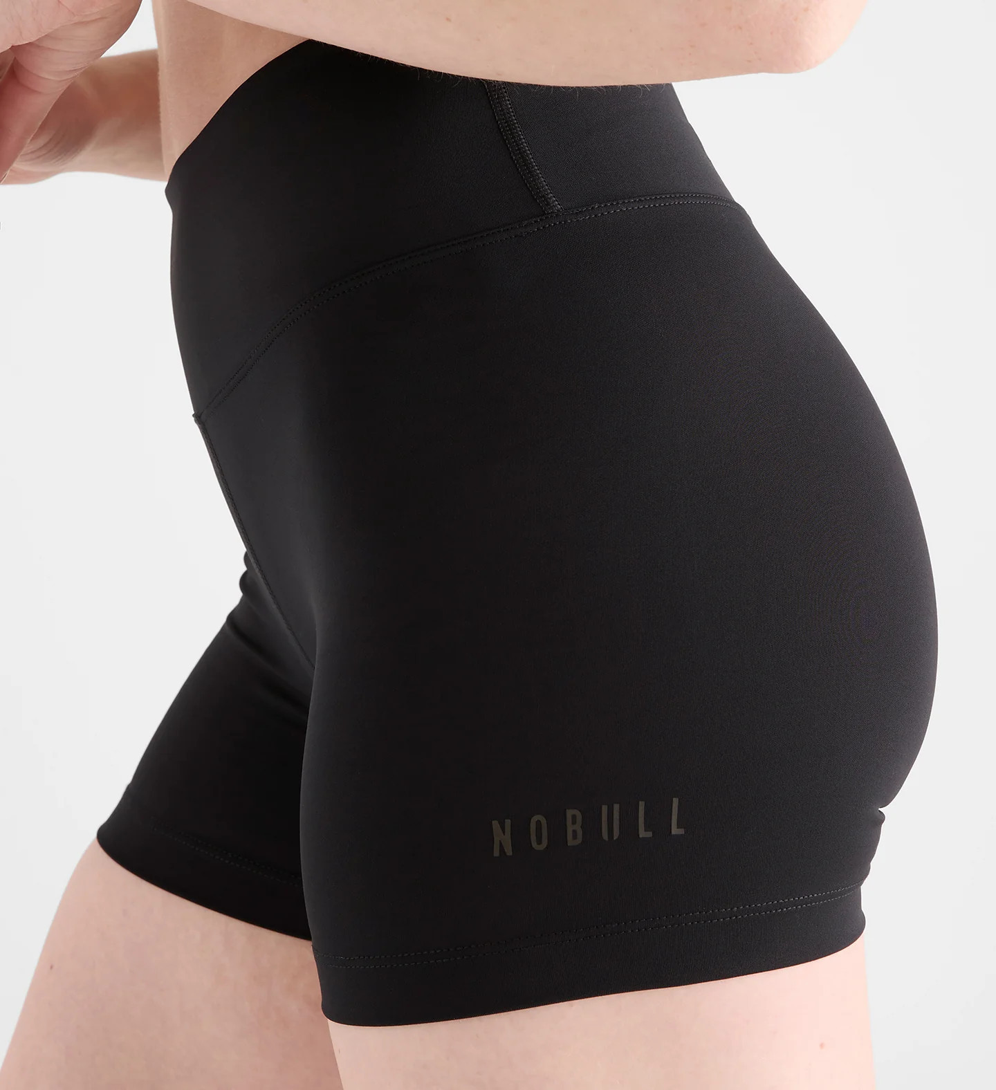 WOMEN'S HIGH-RISE SLEEK SHORT 4" | BLACK | NOBULL | NOBULL