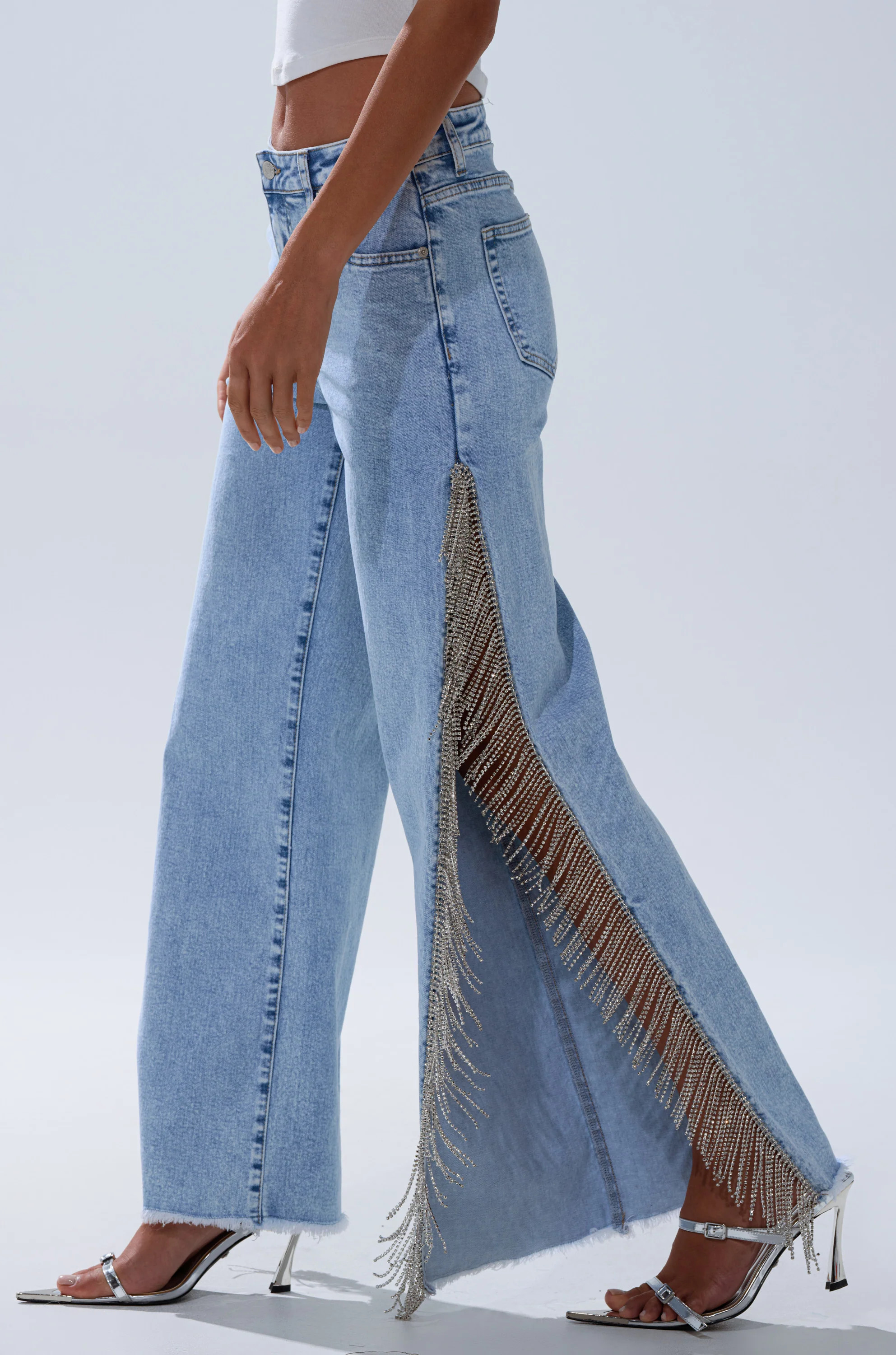ESSENTIAL RELAXED FIT BLING DENIM JEANS | AKIRA