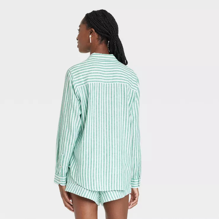 Women's Long Sleeve Relaxed Fit Collared Button-Down Shirt - Universal Thread™ | Target