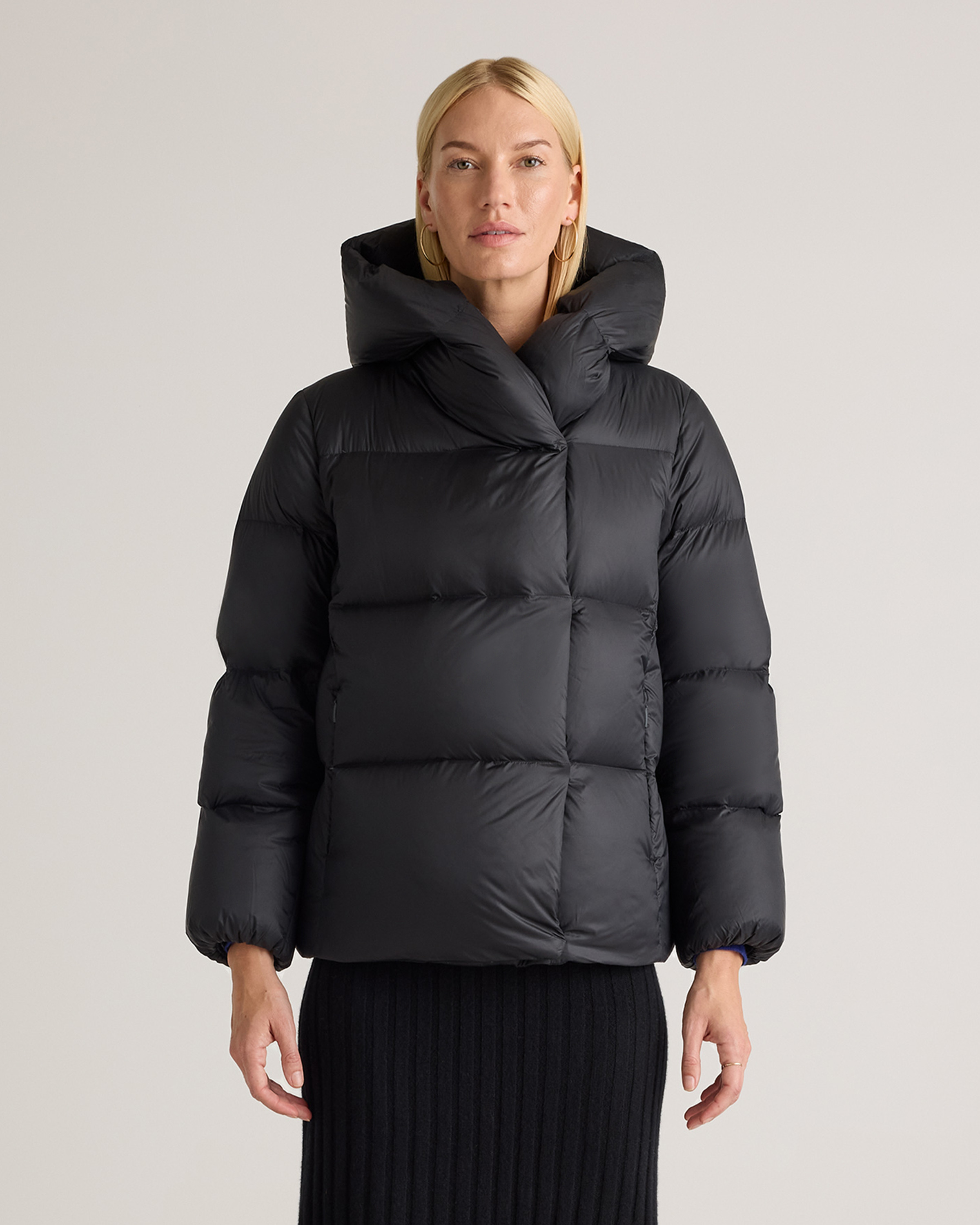 Quince | Women's Responsible Down Duvet Puffer Jacket in Black, Size Large, Recycled Polyester | Quince