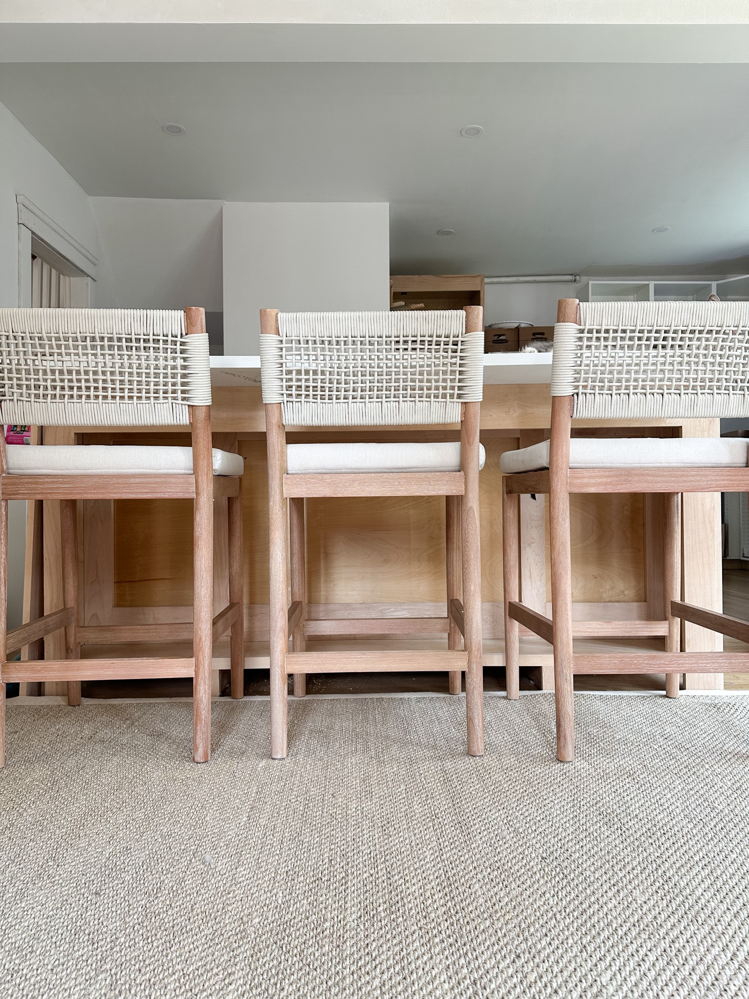 My secret for finding name brand rugs at a SUPER discount! Linking the exact Safavieh rug we have in our kitchen and the eBay seller I buy a lot of my rugs from! 




#LTKFindsUnder100 #LTKSaleAlert #LTKHome