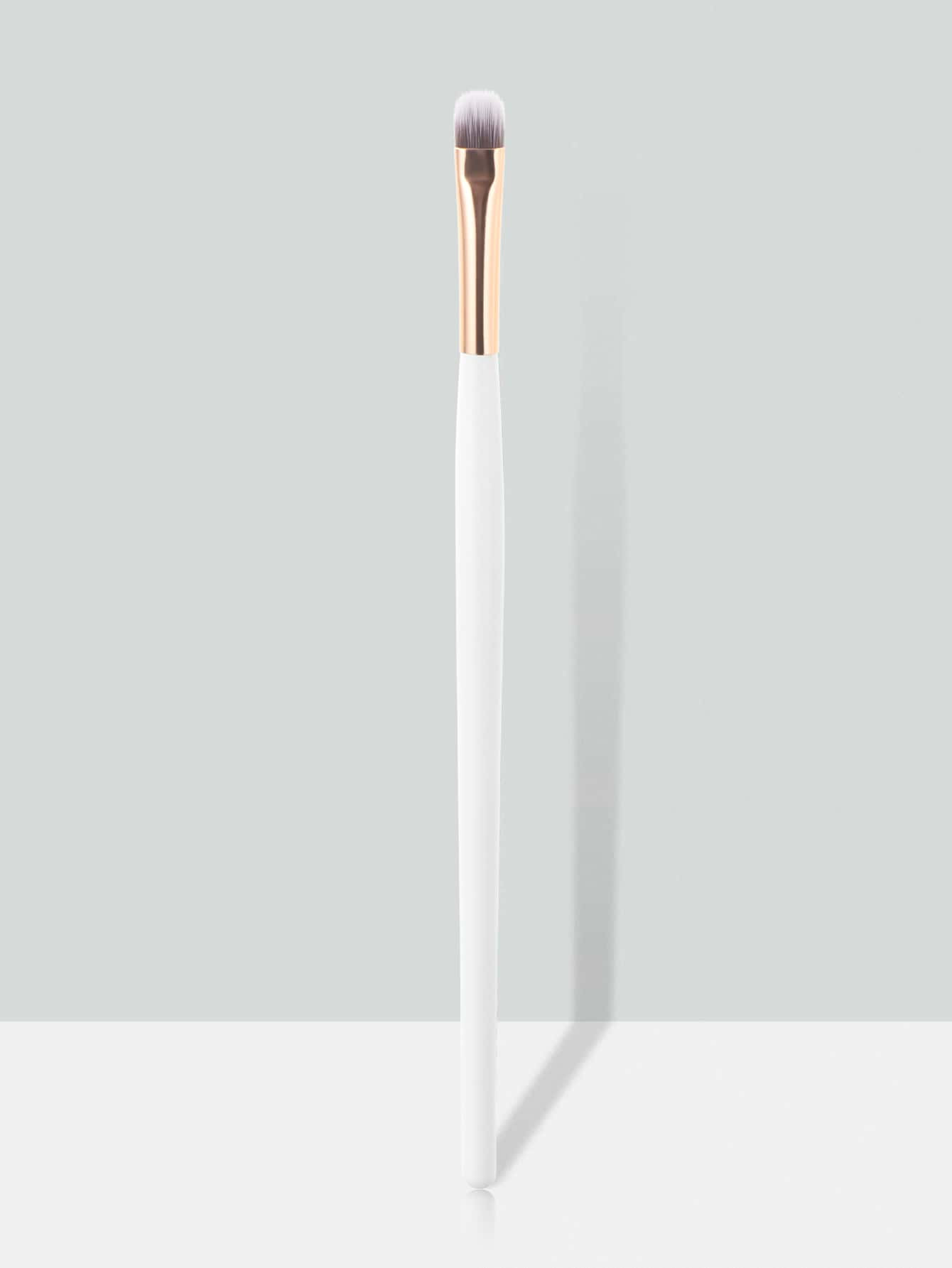 1pc Platinum Small Concealer Makeup Brush | SHEIN