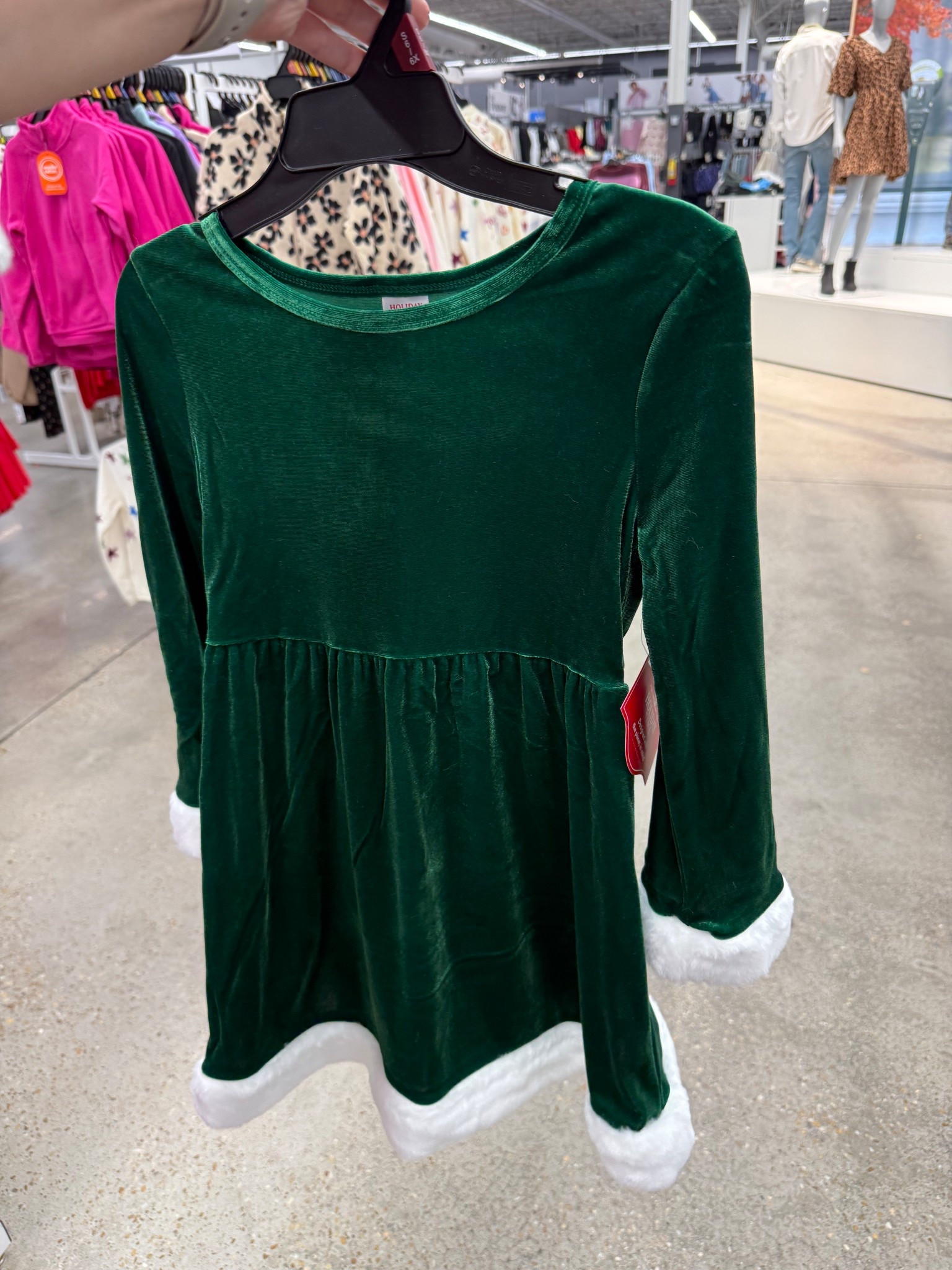 This velvet green dress!!  

#LTKHoliday #LTKKids #LTKSeasonal