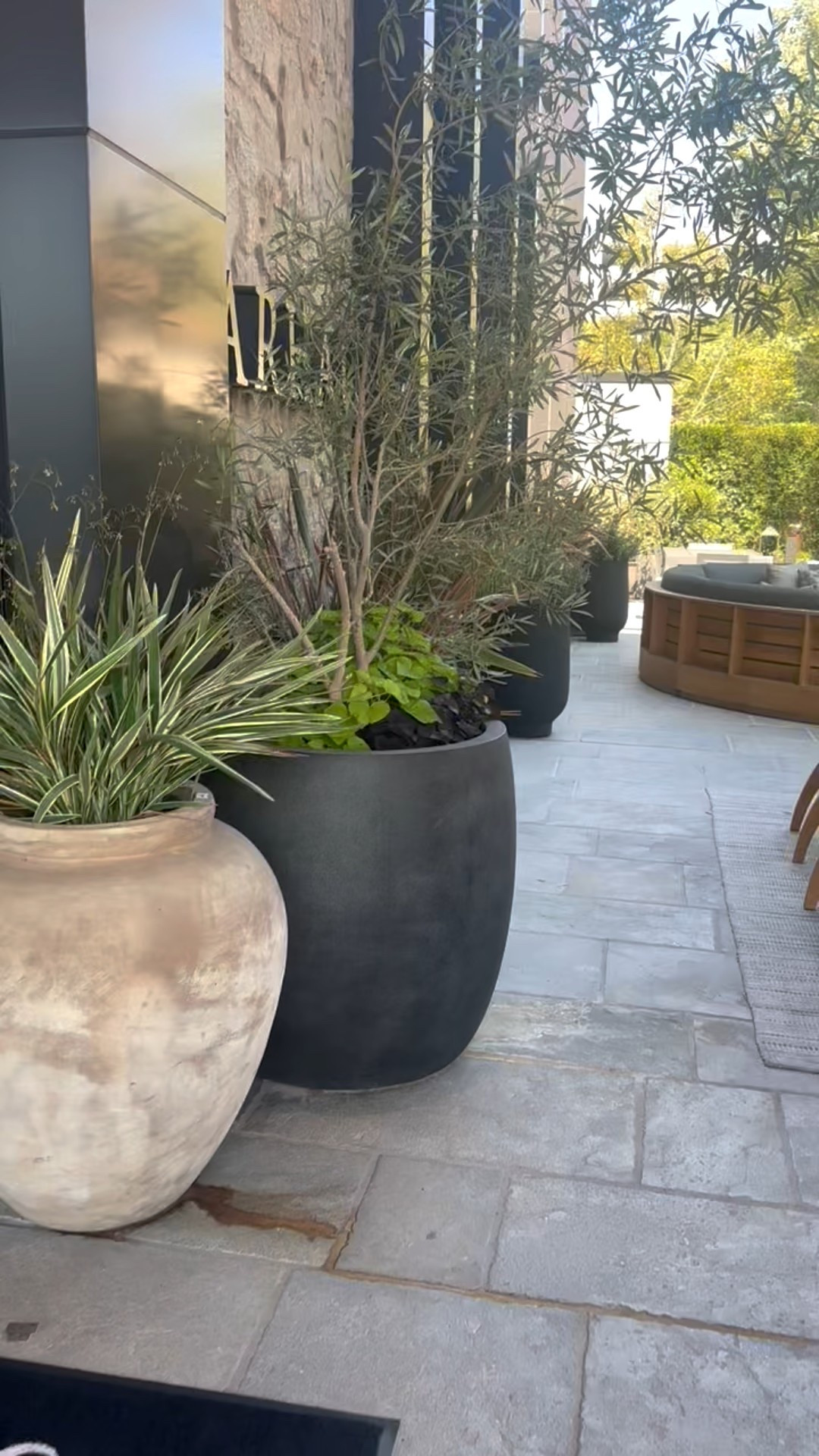 Beautiful weather calls for beautifully styled outdoor living.


#Planter #OutdoorDiningTable #OutdoorDiningChair #OutdoorDesign #PatioDecor #LandscapeStyle #ExteriorInspo


#LTKSaleAlert #LTKHome