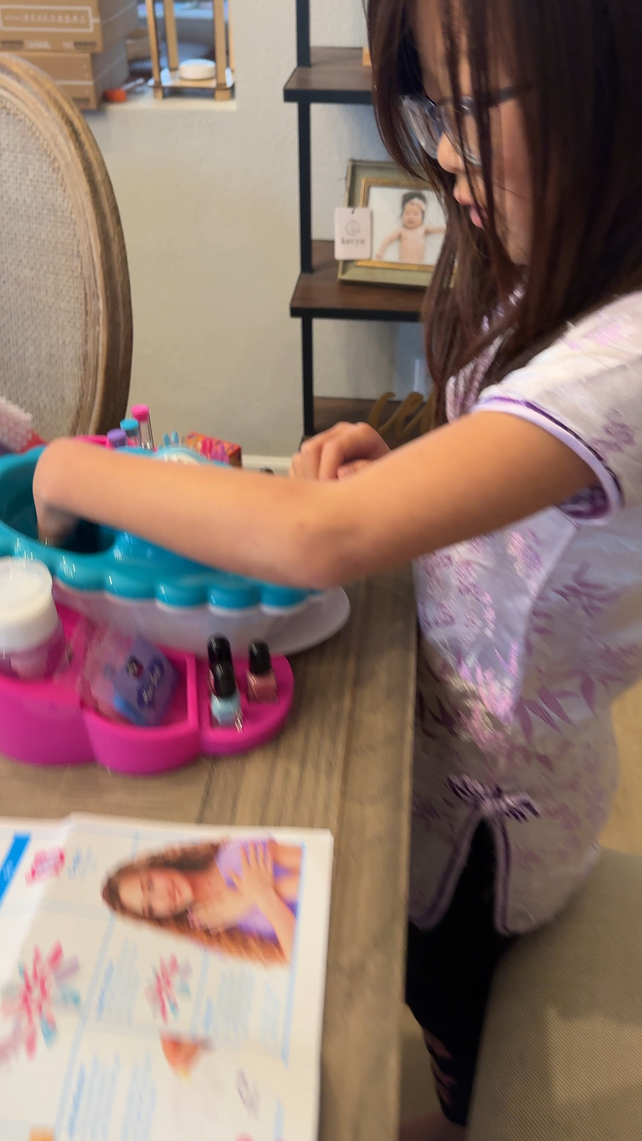 Such a fun mani-pedi spa kit to do with the kiddos!
