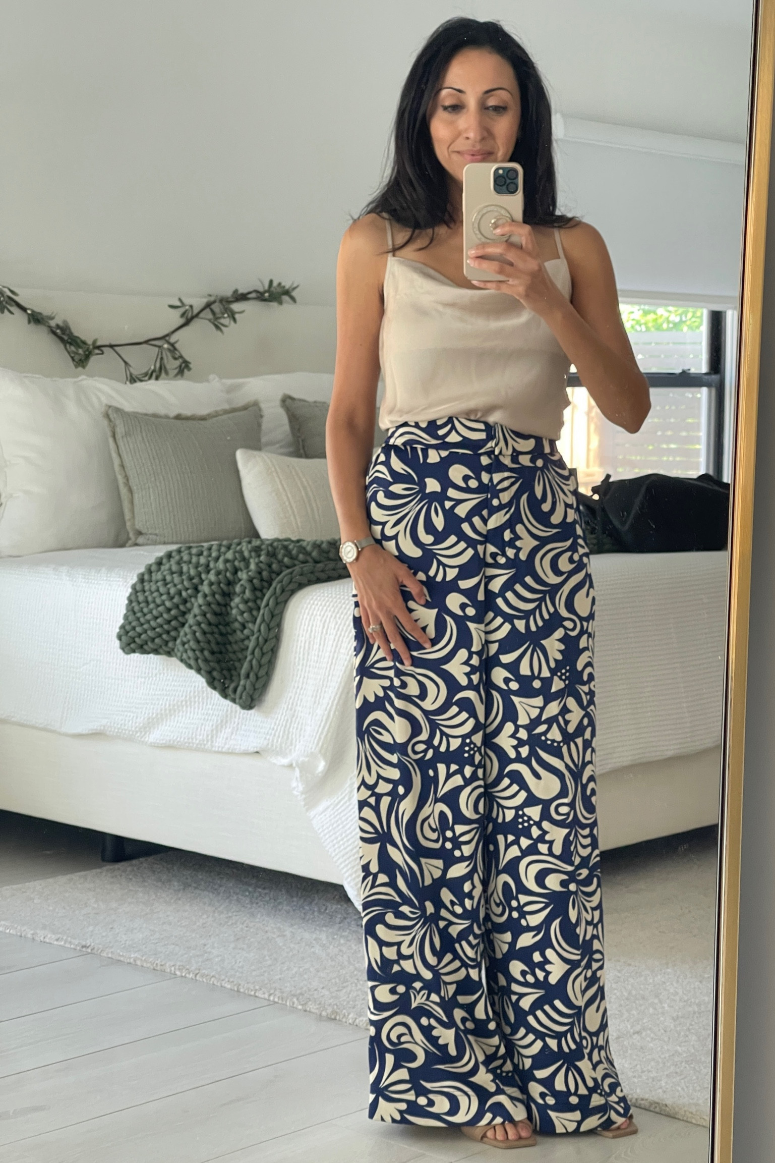 Going out outfit, date night outfit, comfortable, wide legged pants, dressy, day to night outfit 

#LTKworkwear #LTKfindsunder100 #LTKstyletip