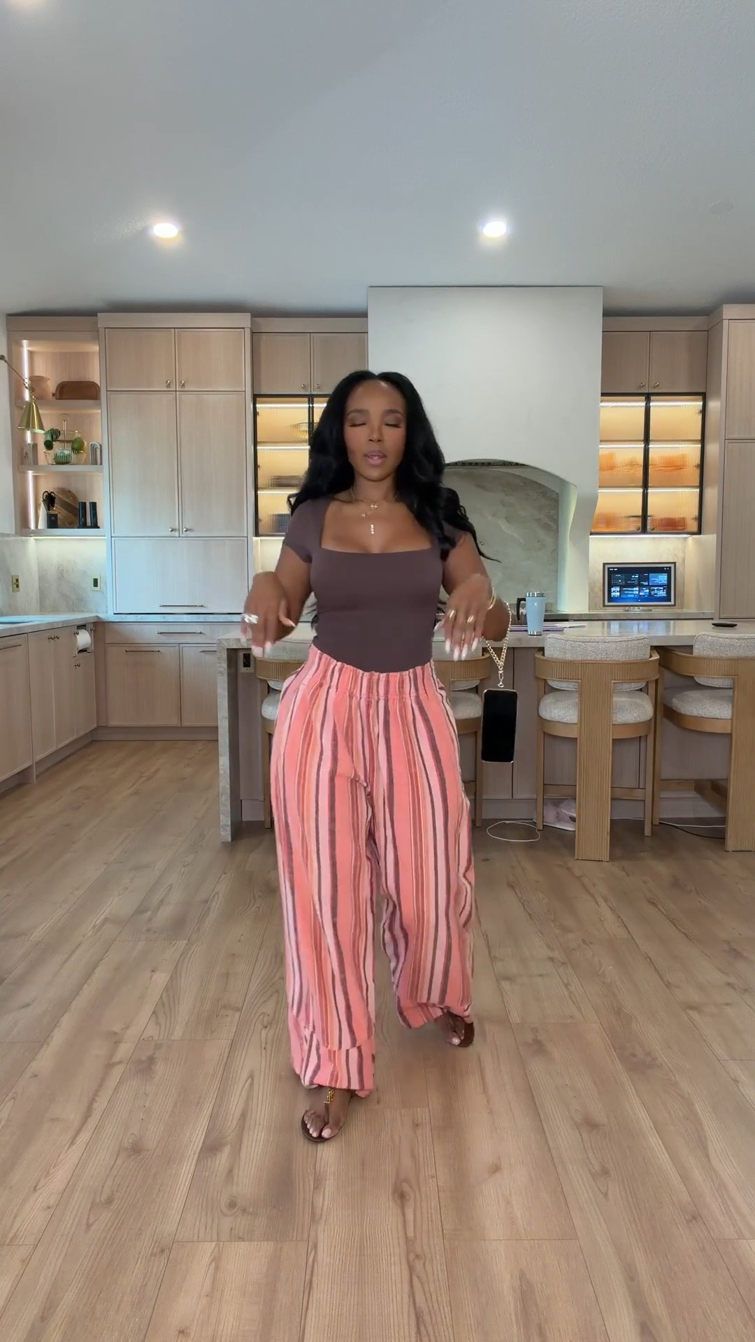 THE PANTS 😍

Easy, effortless and SO good for those days when you want to be comfortable but still look put together. These flowy striped wide-leg pants paired with a fitted top make the cutest everyday look for brunch, vacation or running around.

striped wide leg pants, casual chic outfit, vacation outfit ideas, colorful pants outfit, effortless everyday style

Wearing: Size Small/4 | 5’4” | 140 lbs | 34D-27-40

📲 Download the FREE LTK app & follow me (@kirasfashionfinds) to shop all my daily finds.

#LTKPetite #LTKStyle