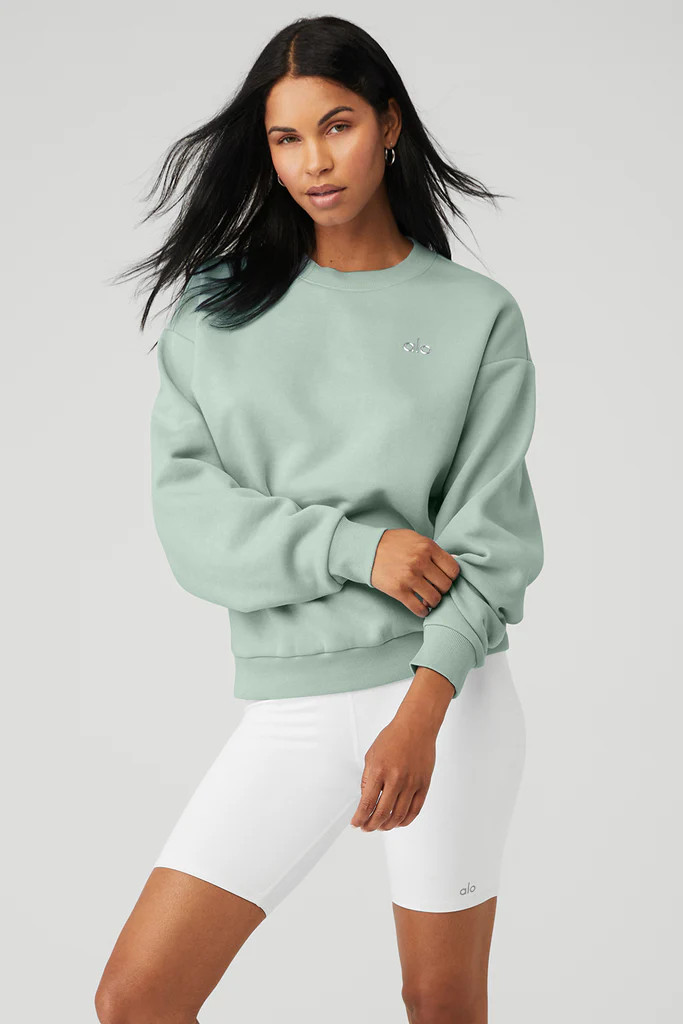 Accolade Crew Neck Pullover | Alo Yoga (US)