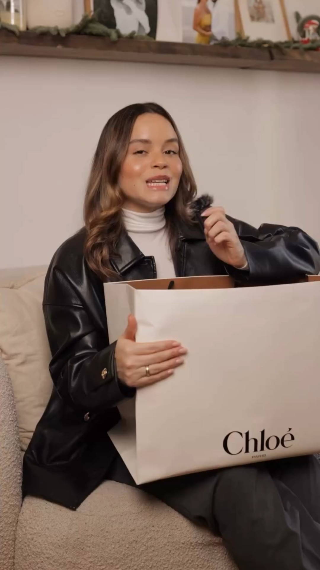 Manifesting ✨✨ every year gets better 🥹❤️🙏🏻 Solo cuando lo pones en práctica te das cuenta que TODO ES POSIBLE.

-

Luxury unboxing, unboxing, fashion unboxing, Chloe shoes, stylist favorite, Chloe bag, Chloe unboxing, birthday unboxing.