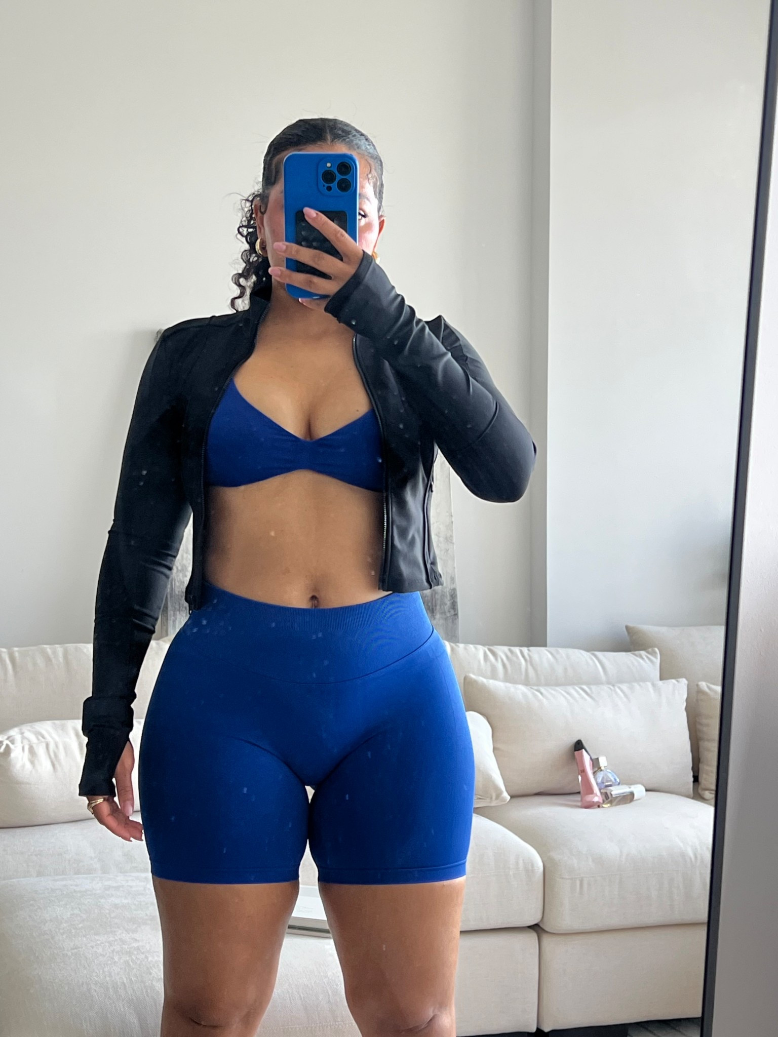 Bra small - I should’ve gotten medium. It’s very tight.
Shorts medium 