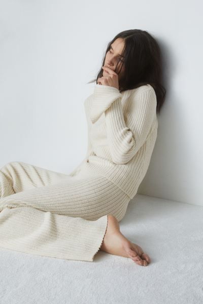 Flared rib-knit trousers - Light beige - Ladies | H&M GB | H&M (UK, MY, IN, SG, PH, TW, HK)