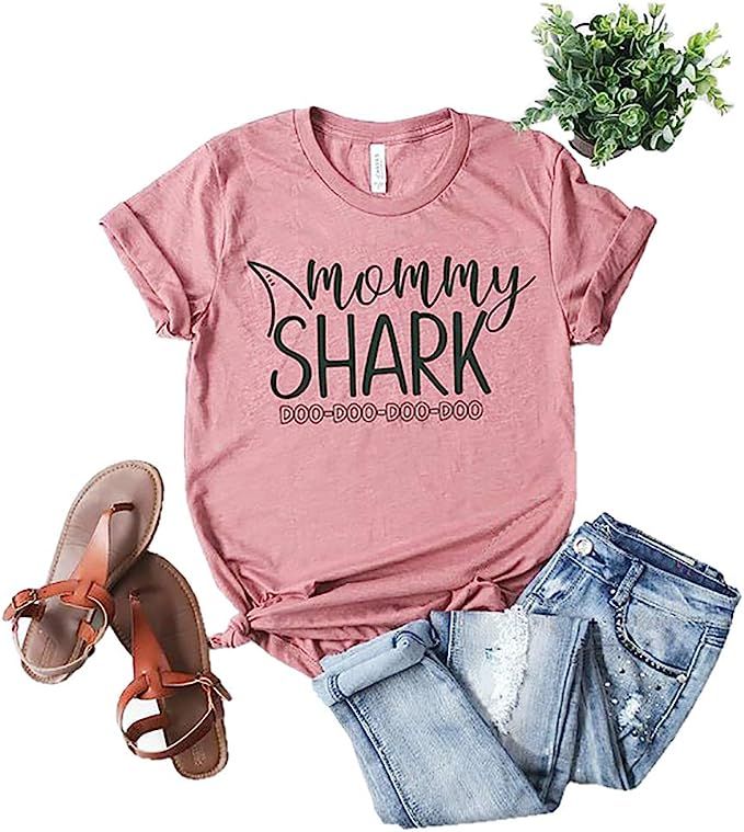 xiangliood Cute Mommy Shark Doo Doo Graphic Short Sleeve T Shirt Tee Gift for Mom Mother | Amazon (US)