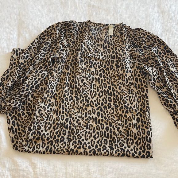 H&M Cheetah Midi Dress with Puff Sleeves Small | Poshmark