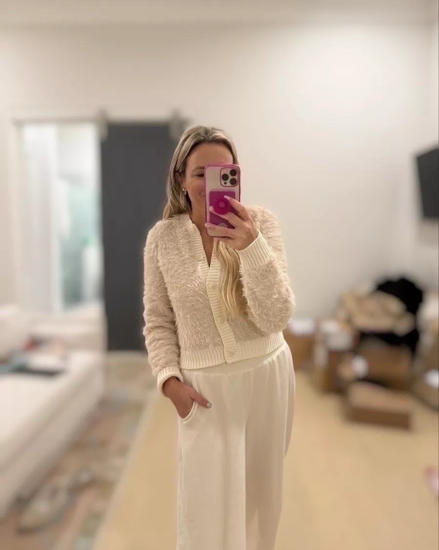 Cutest sweater and pants look. Wearing xs in both. On sale!

Follow my LTK @thefancyashley on the @shop.LTK app to view this post and get my exclusive app-only content!

#LTKootd #LTKdayinmylife #LTKSeasonal