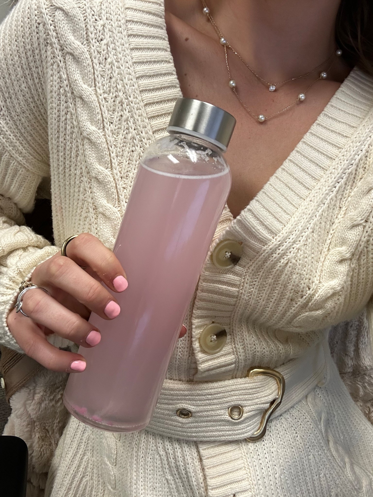The best pre-work/morning drink: Kion Aminos, Salt of the Earth electrolytes and Kion Creatine 🥤I love the watermelon aminos flavor and pink lemonade electrolytes. These glass bottles are the best for on the go 🍉🍋💕💕

#LTKActive