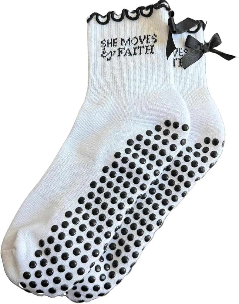 Women\u2019s Non-Slip Grip Pilates Socks - White/Black | Amazon (US)