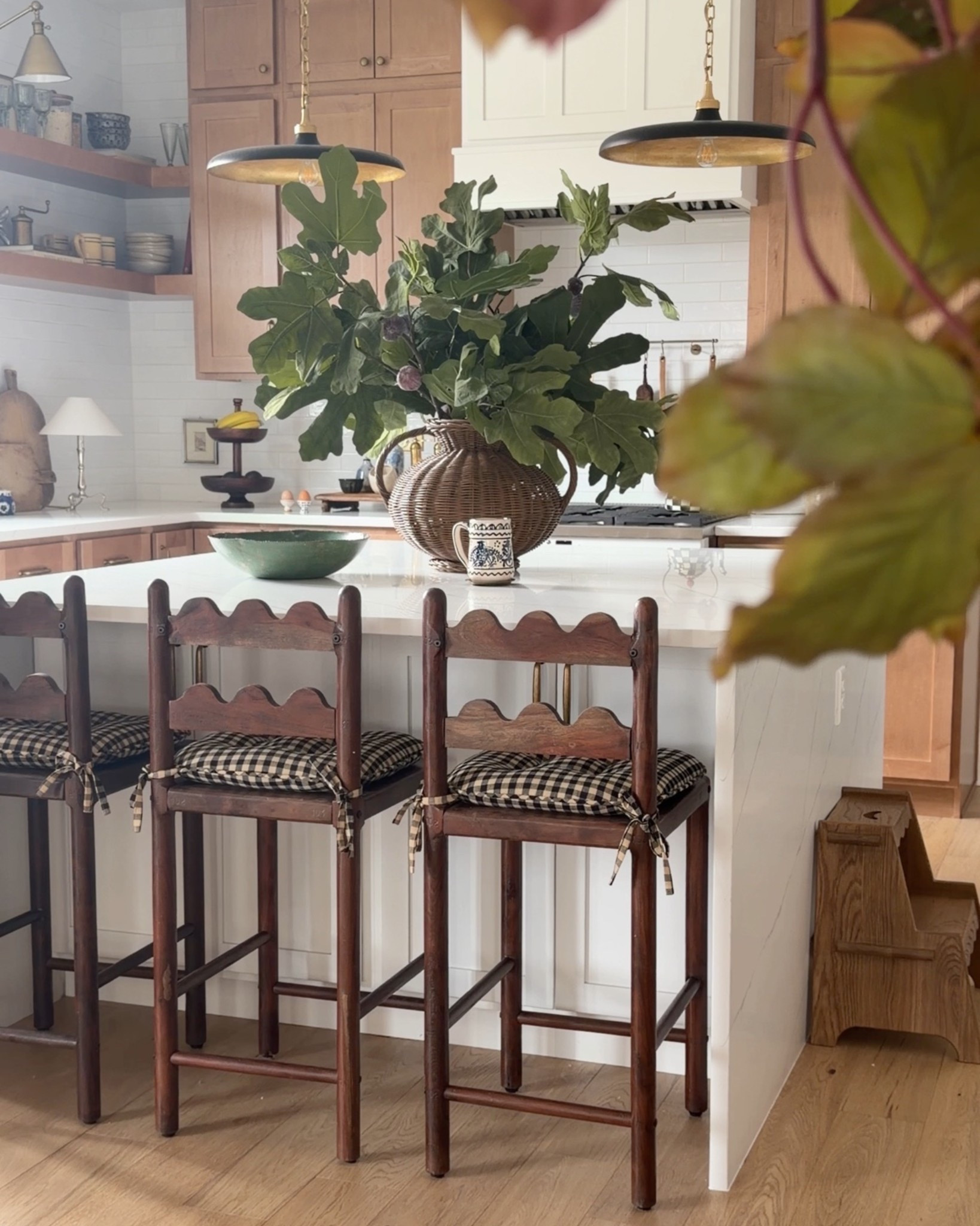 Spring kitchen views 💛

#LTKSeasonal #LTKHome #LTKSaleAlert