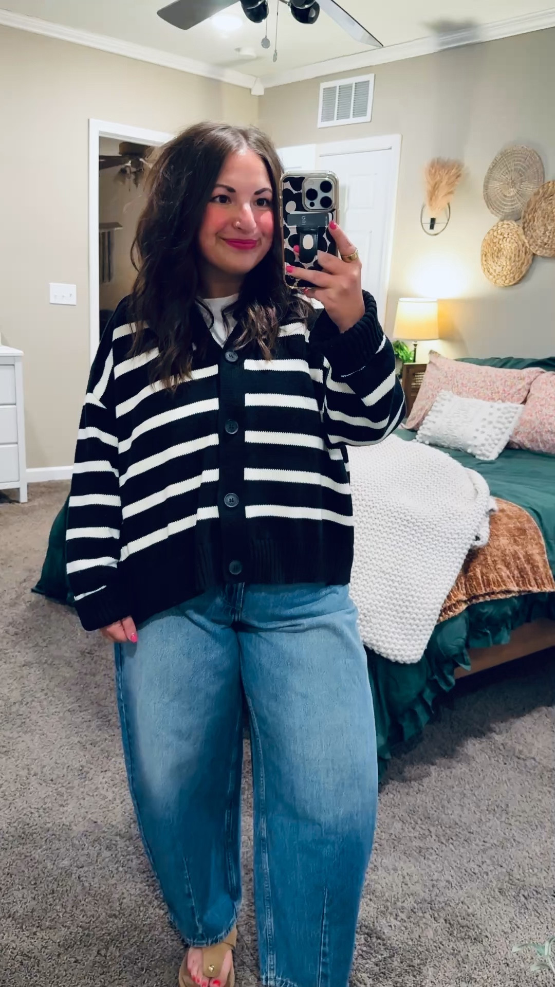 Oversized, cozy, and under budget 🙌 This Walmart cardigan is the perfect throw-on layer for everyday outfits. Easy, comfy, and goes with everything!

sandals: fit true to size // wearing a 5
jeans: fit true to size // wearing a 14 regular
bubble tee: fits true to size // wearing a large
cardigan: fits true to size // wearing a 0X 

 

#LTKootd #LTKMidsize #LTKWorkwear