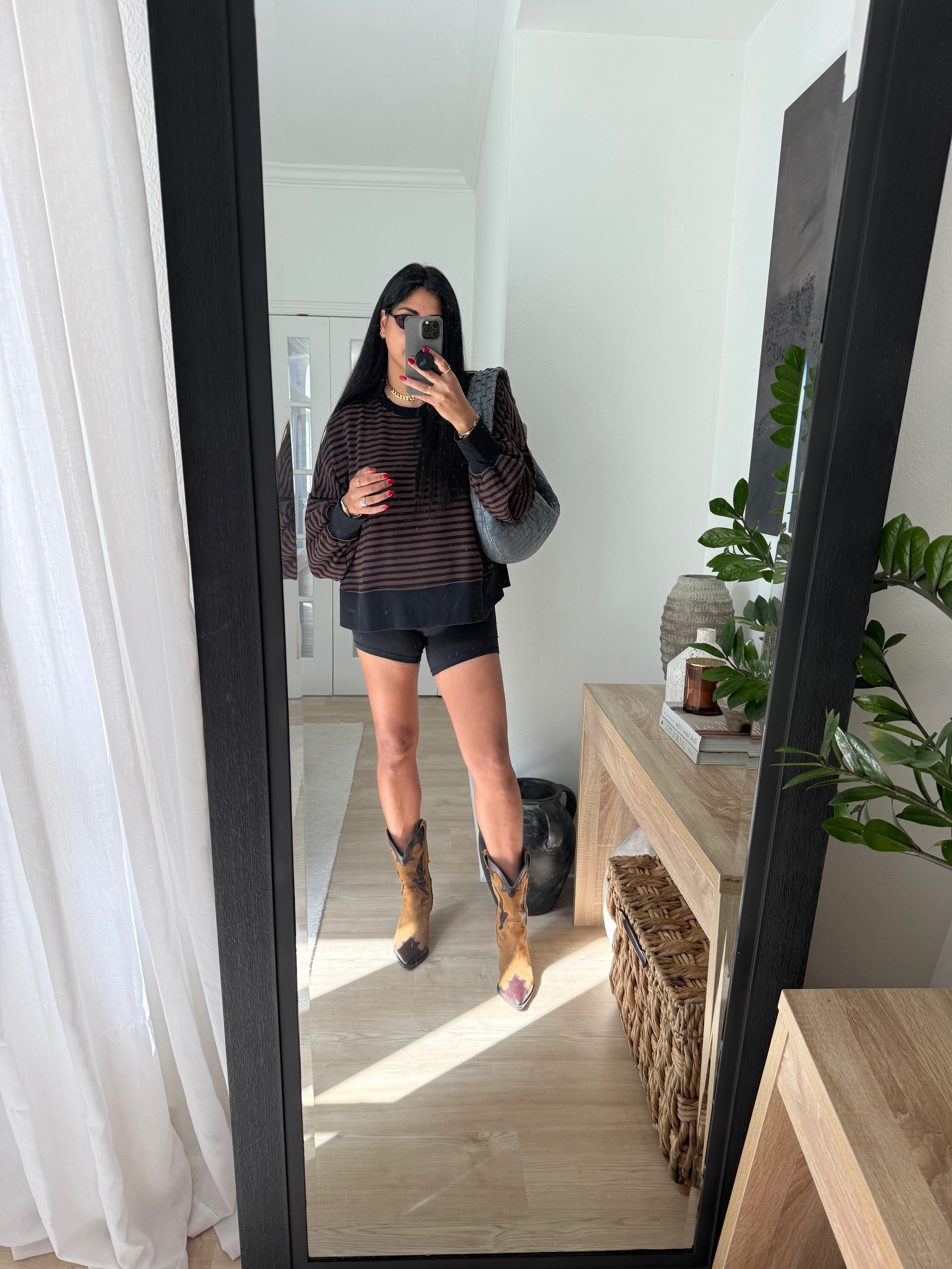 Casual Cowboy Boot Outfitts

#LTKMidsize #LTKFindsUnder100 #LTKStyleTip