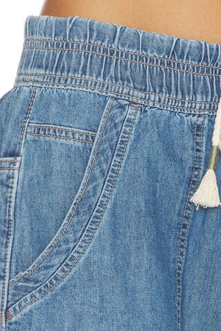 Tell Us How to Reach You
            Enter email, phone, or both to get notified. | Revolve Clothing (Global)