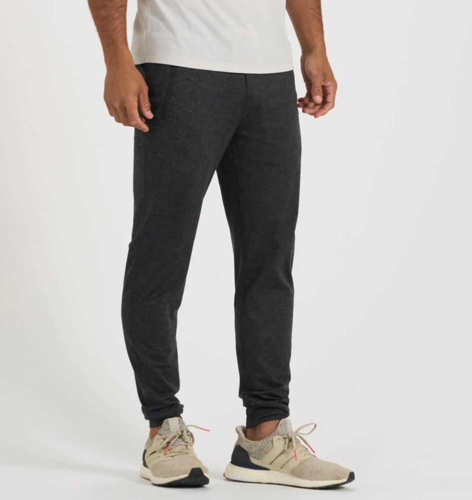 Joggers
Vuori 
Loungewear 
Travel
Comfy