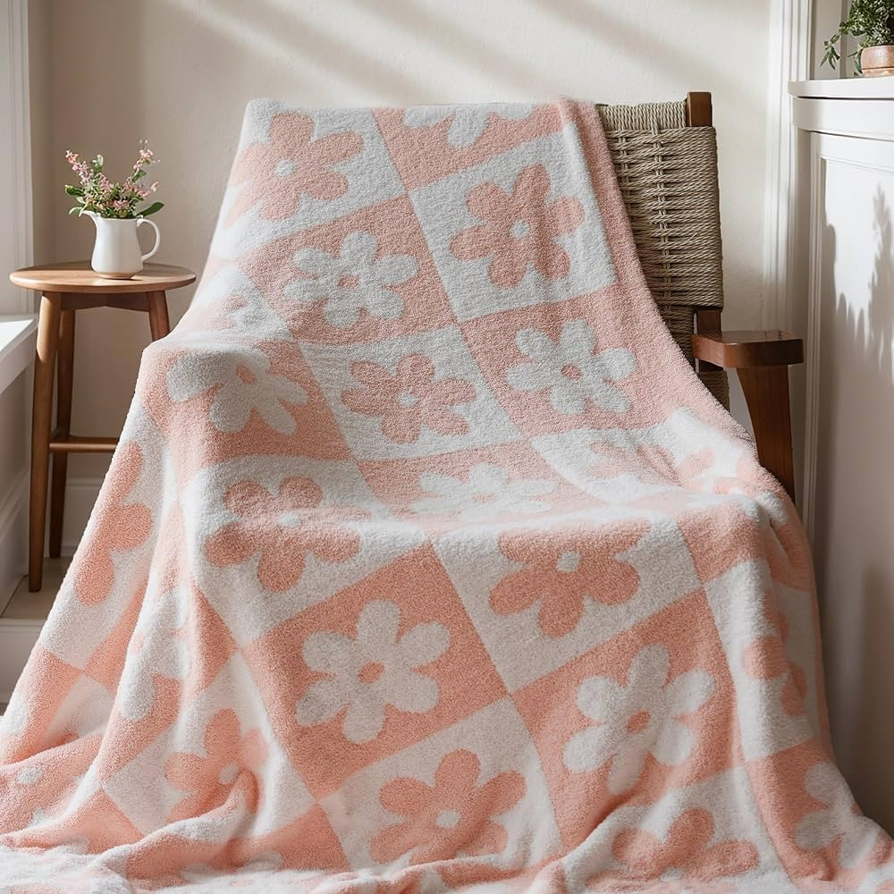 QQP Throw Blanket,Checkered&Flower Soft Cozy Microfiber Reversible Checkerboard Fluffy Blanket fo... | Amazon (US)