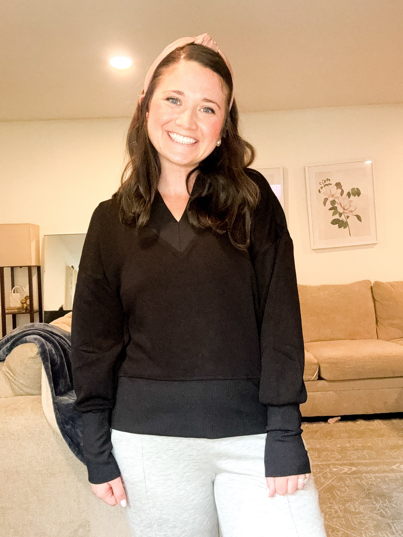 Sweatshirt. Sweatpants. Lounge wear. Sweat set 