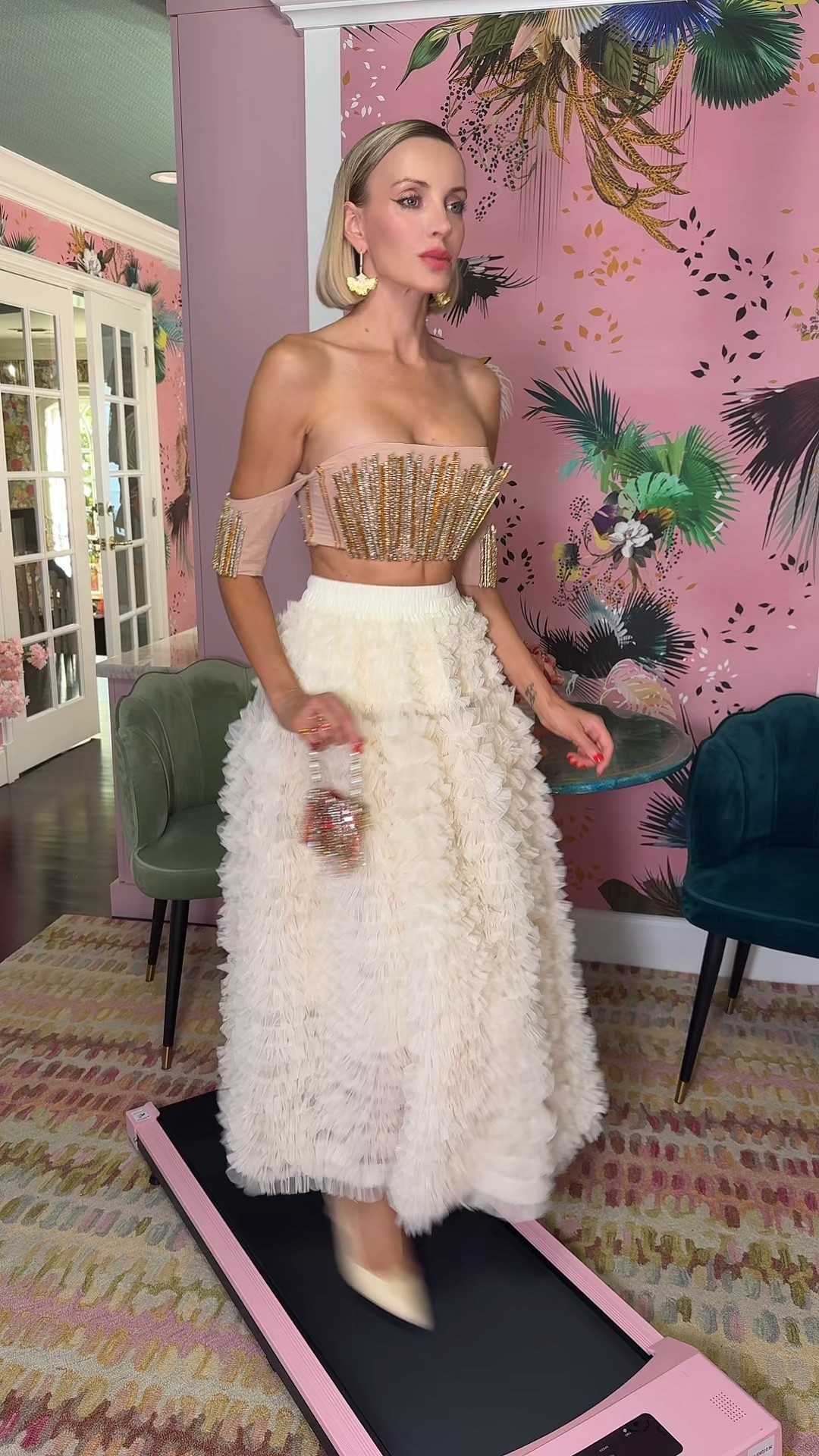 Skirt available 

#LTKSaleAlert #LTKFindsUnder50 #LTKSeasonal