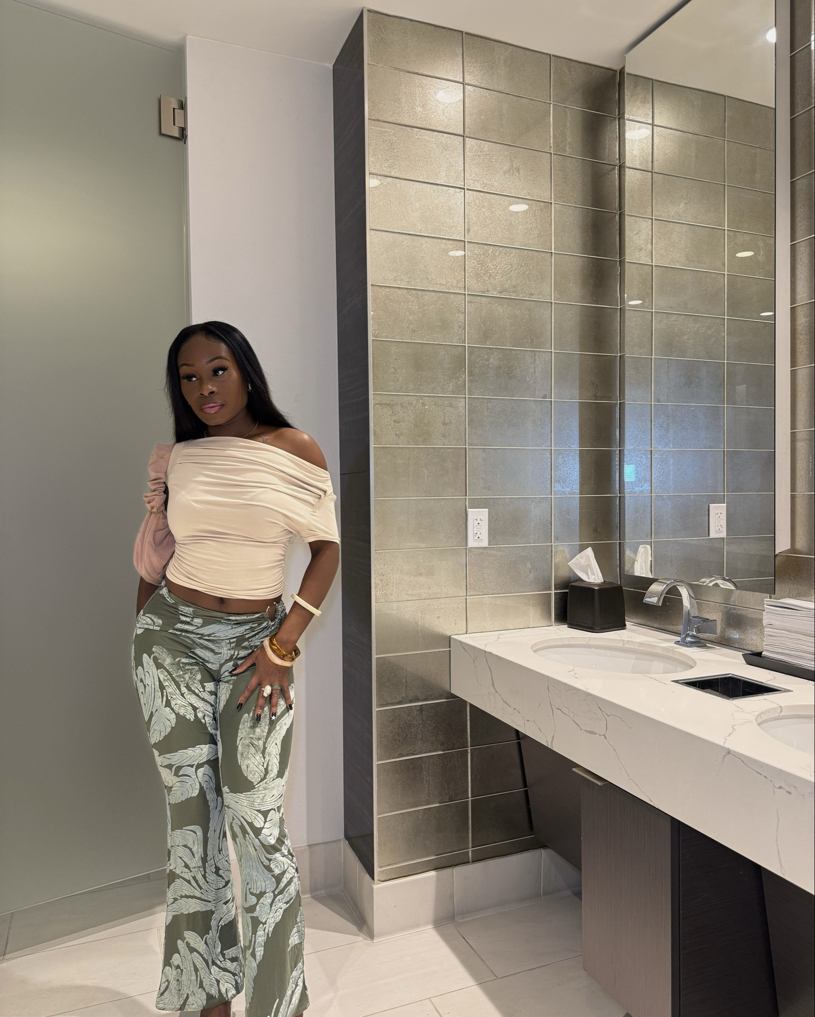 These olive green trousers 🫒🤌🏾

#LTKFindsUnder50 #LTKStyleTip #LTKFindsUnder100