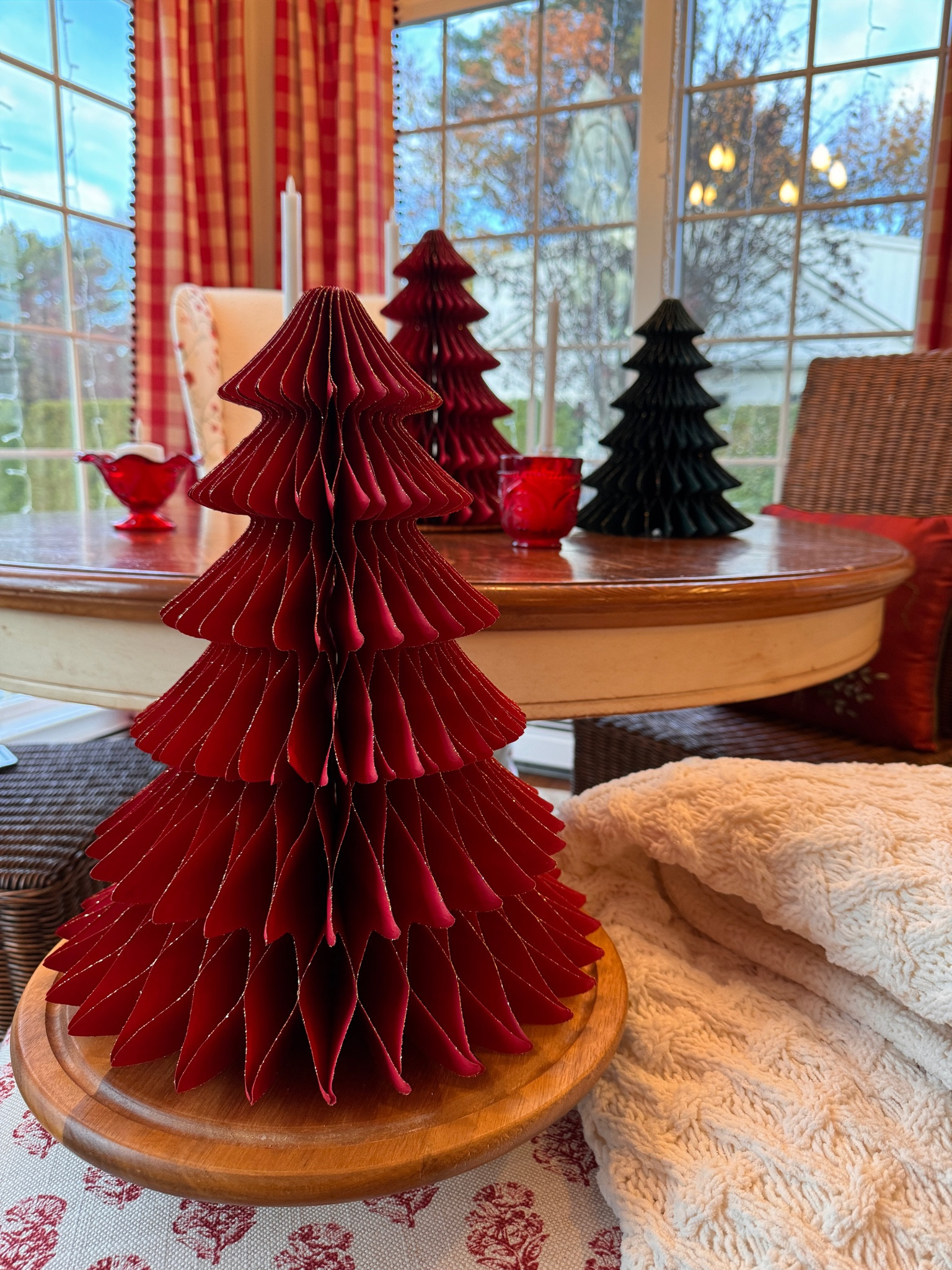 These paper honeycomb Christmas trees are my new obsession!! #christmasdecorations

#LTKSeasonal #LTKHoliday