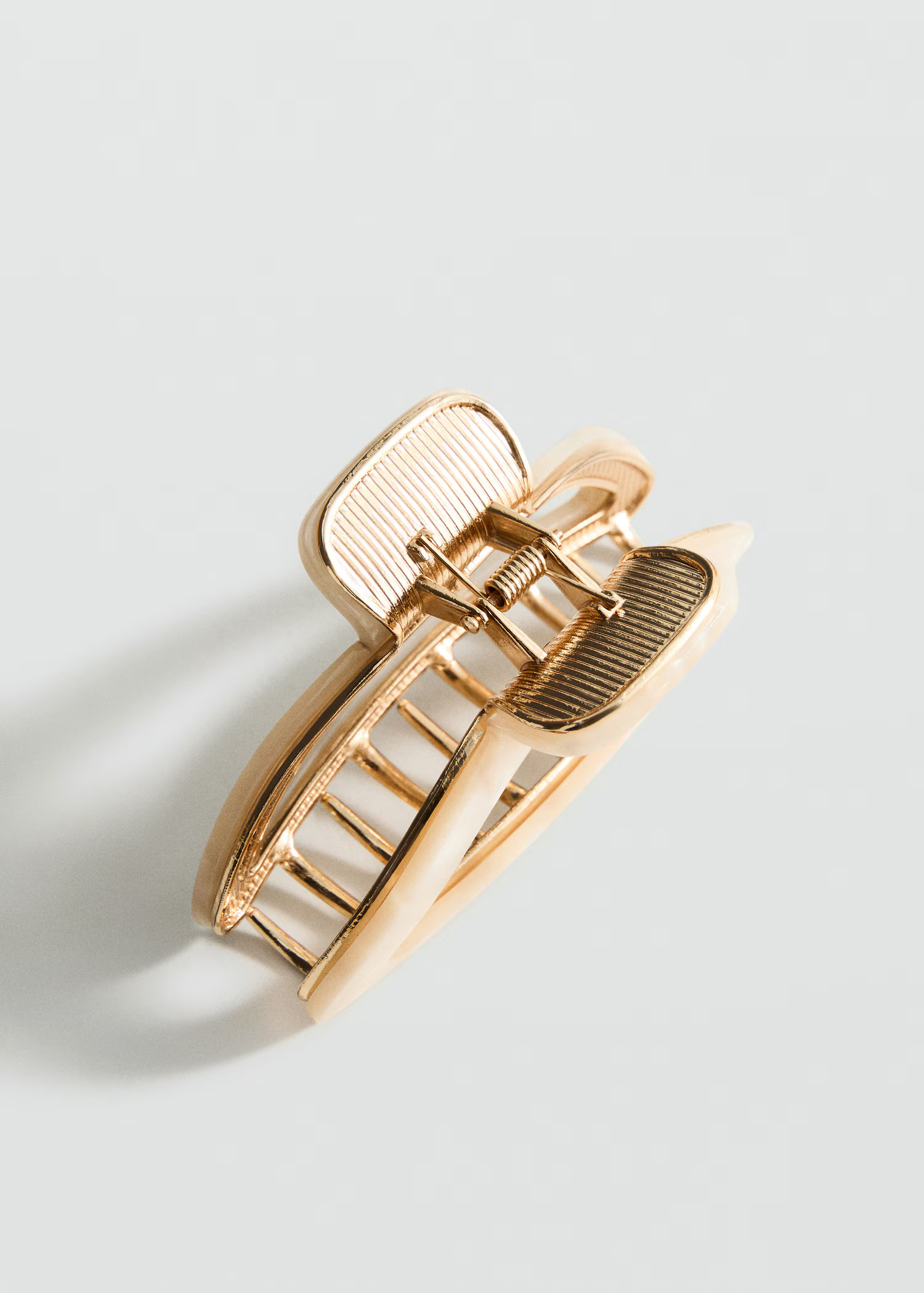 Pearl-effect hair clip | Mango (US/MX/AU)