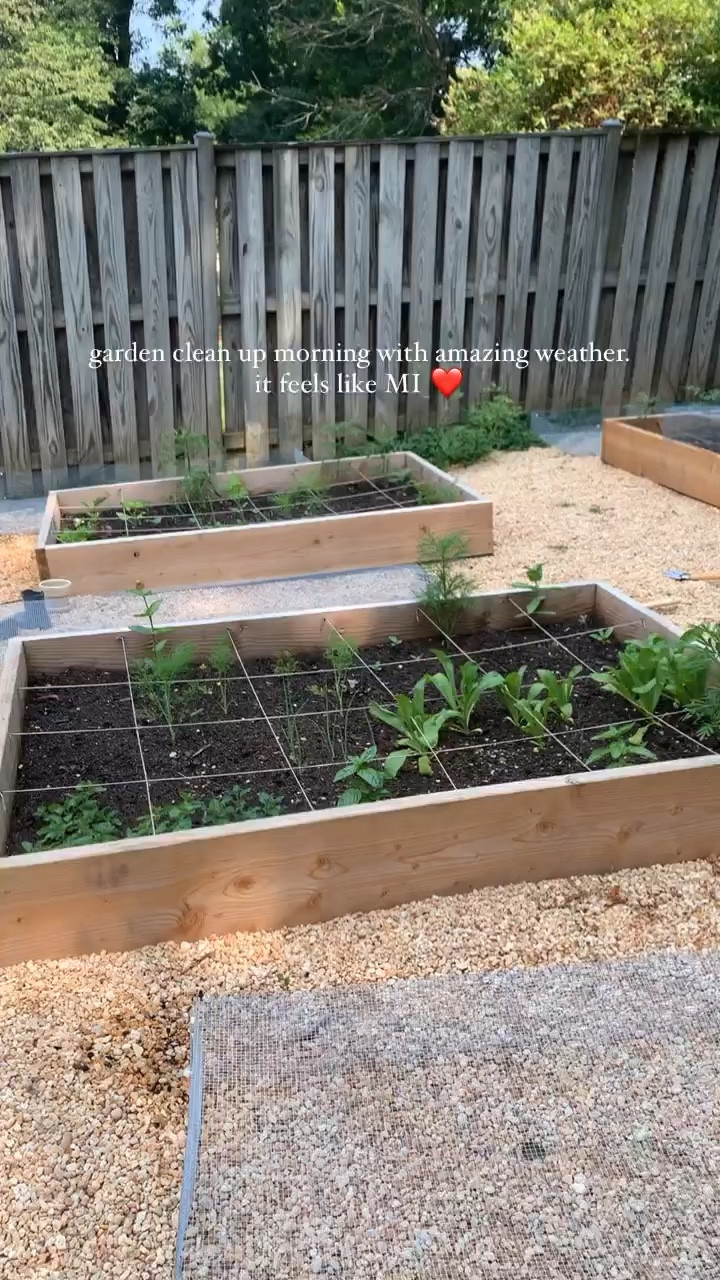 linking up supplies we used to build this garden area! all diy, although we recruited some help for the pea gravel :)

Raised garden bed, backyard garden, kitchen garden, pea gravel garden, square foot garden

#LTKhome