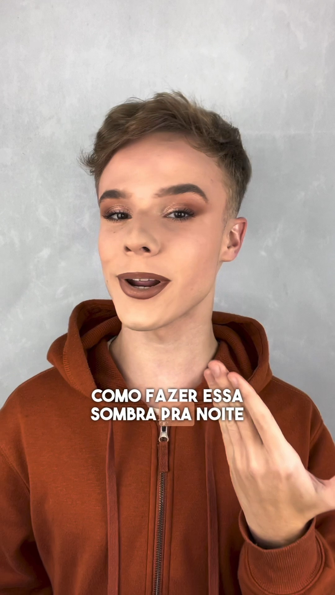 Como fazer essa sombra pra noite de maneira fácil e sem estresse 🤎🌃
.
.
.


#LTKbeauty #LTKbrasil #LTKFind