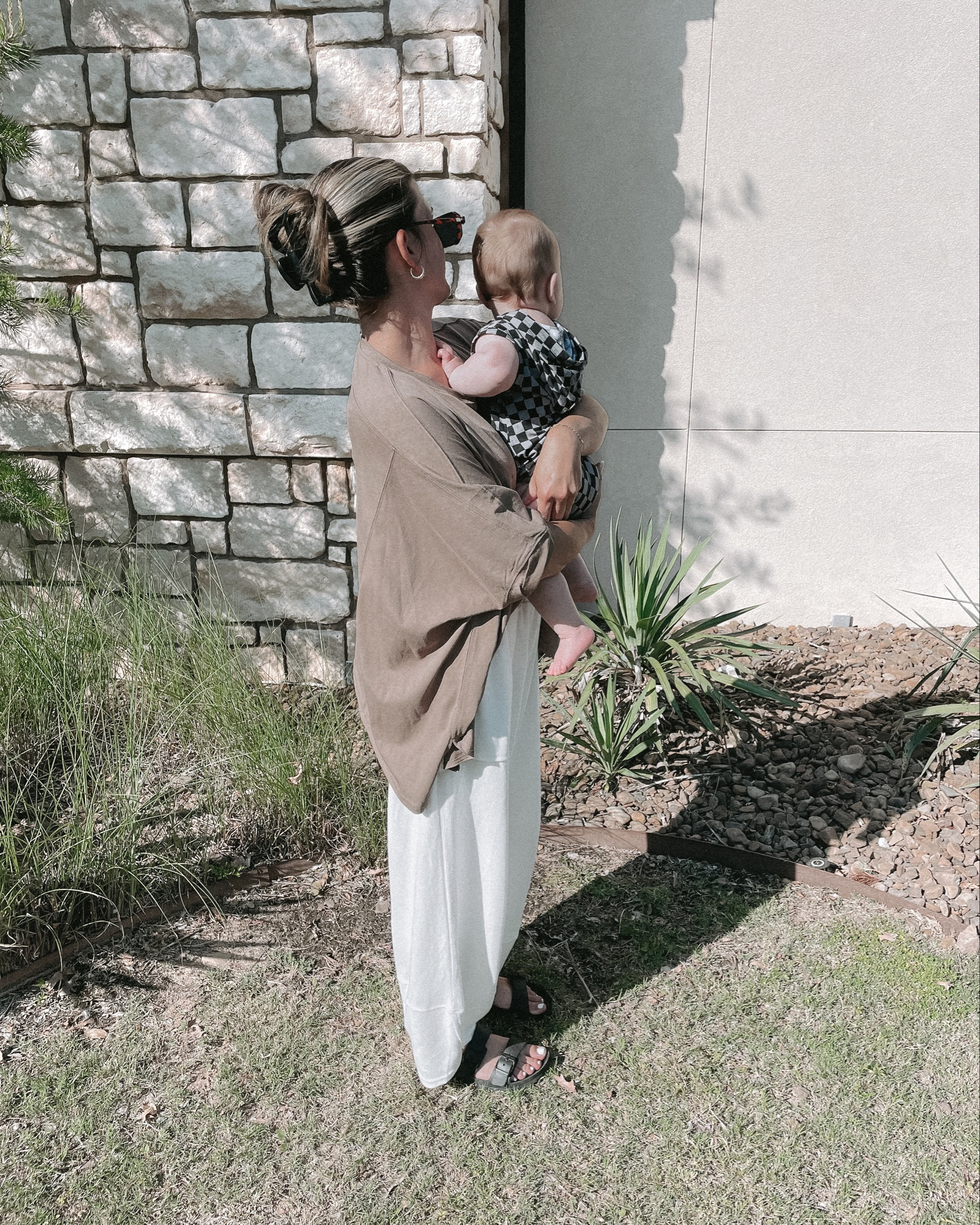 casual comfy outfit for dinner, mom, sahm 

#LTKFindsUnder50 #LTKBaby #LTKStyleTip